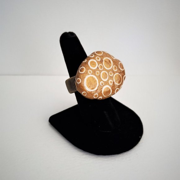Hand Painted Dot Art Gold and Parchment Statement Ring, Cocktail Ring - Picture 3 of 9